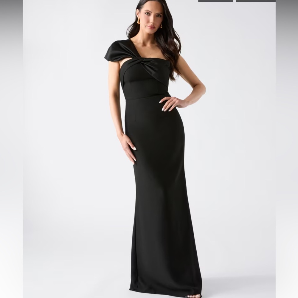 Marciano Vitoria Elegant Black One-Shoulder Evening Gown Size 6 NWT